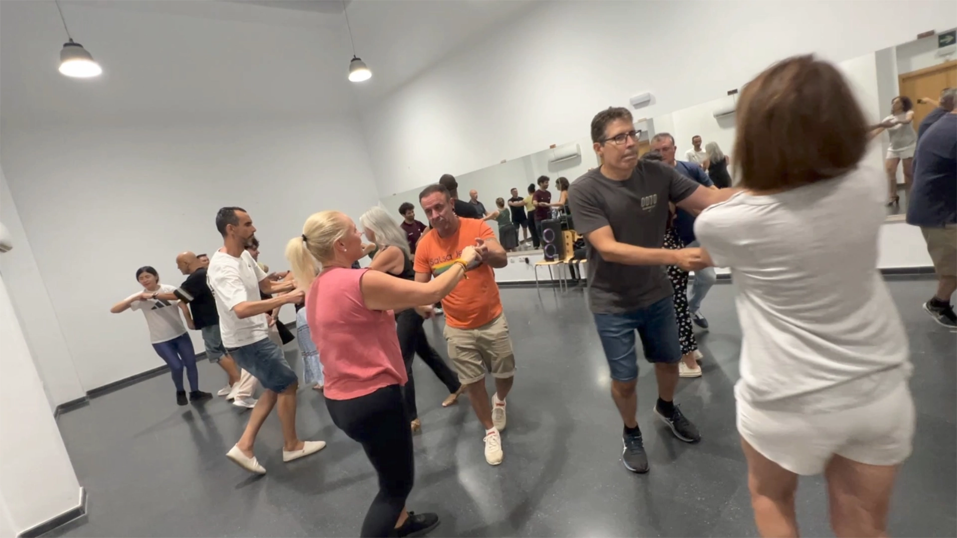 Clase de salsa en Academia Bailame Málaga